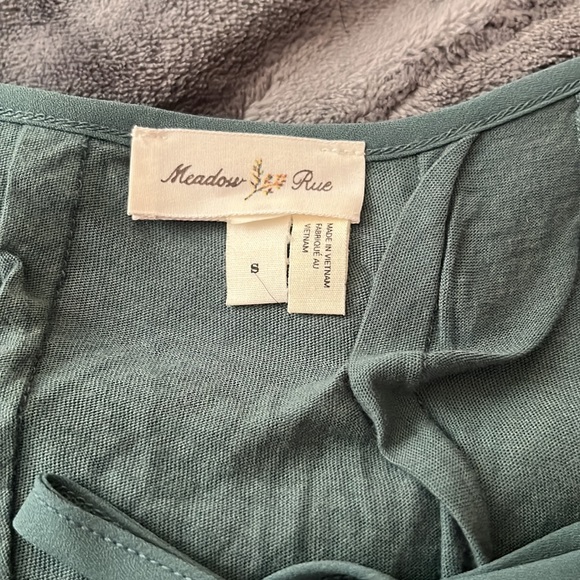 Top - Picture 2 of 3